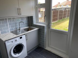 Peeams abode - Dagenham - 7