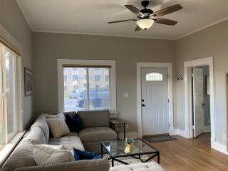 Beautiful remodeled 2 bedroom home near Rio Grande River. - 7