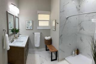 Beautiful remodeled 2 bedroom home near Rio Grande River. - 5