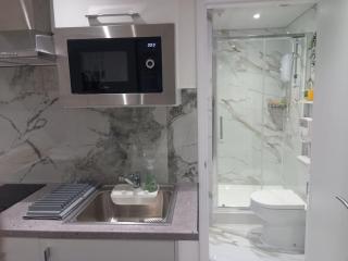 Cosy Luxury studio in Leicester. (Emerald Suite) - 4