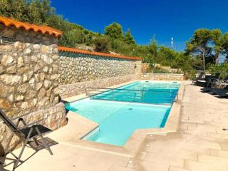 Family friendly apartments with a swimming pool Kali, Ugljan - 23026 - Kali - 3
