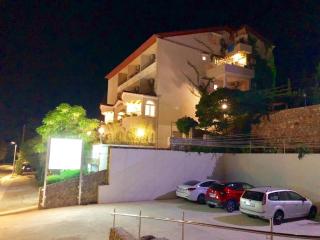 Family friendly apartments with a swimming pool Kali, Ugljan - 23026 - Kali - 1