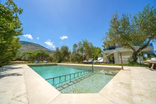 Villa Marian with Private Swimming Pool & Jacuzzi - Georgioupolis - 3