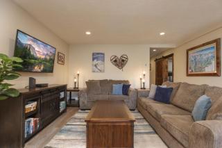 Park Place Pikes Peak Condo: Ski In, Walk To Main St - 5