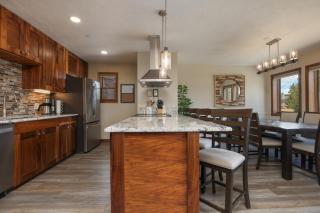 Park Place Pikes Peak Condo: Ski In, Walk To Main St - 3