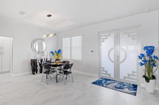 Gulf Waterfront Access Modern Luxe Home - Cape Coral - 8