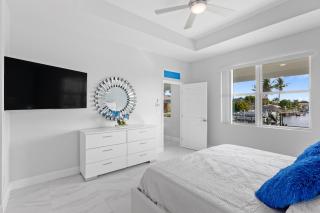 Gulf Waterfront Access Modern Luxe Home - Cape Coral - 1