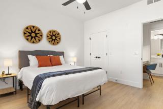 CozySuites Glendale by the stadium with pool 13 - Glendale - 4