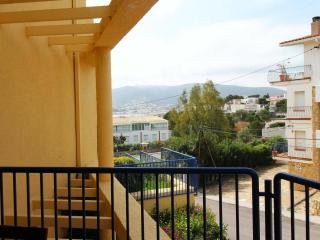 Apartamento con jardín a 150 m de la playa, 2 habitaciones, terraza con vistas parciales al mar, AC, BBQ. - ES-228-151 - Llança - 1