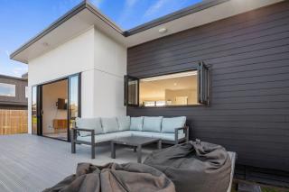 Modern Family Bach - Waihi Beach Holiday Home - 8