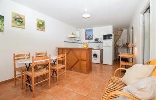 2 Bedroom Lovely Home In Piscia Rossa - Afa - 5