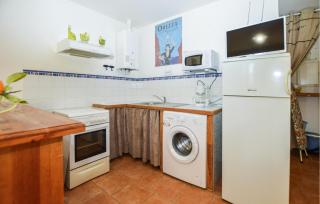 2 Bedroom Lovely Home In Piscia Rossa - Afa - 4