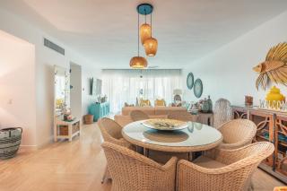 4BR Luxury Tropical Paradise Close to the Ocean - 5
