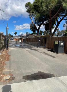 Camper Rv1 with private entrance and free parking - Moreno Valley - 4