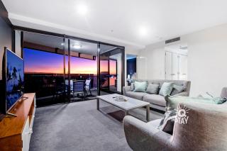 Circle on Cavill - 2 Bedroom Hinterland Apartments in the Heart of Surfers Paradise - 2