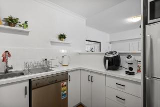 Family Apartment close to Perth City - 6