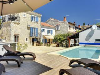 Apartment with swimming pool and private terrace - Pula - 0