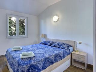 Holiday home with terrace and outdoor kitchen - Medulin - 4
