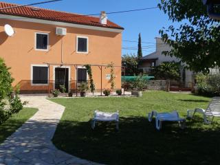 Adorable home with garden and outdoor kitchen - Rakalj - 0