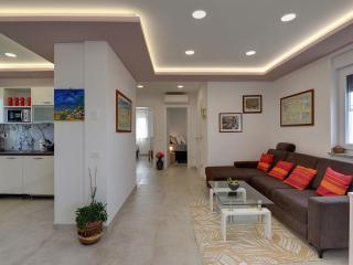 Spacious home with large roof terrace - Medulin - 8