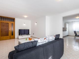 Bright and modern apartment with private terrace - Pula - 7