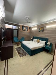 Divine India Service Apartment 3 BHK D-198 Saket - 2