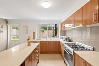 Comfy Double Room in Panania - Nearby Stations & Shops - Shared Bathroom - Panania - 1