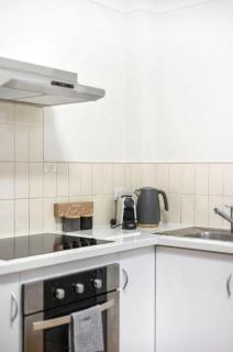 Executive Apt - 2BR 1BA w Parking - Perth - 3