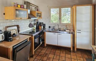 3 Bedroom Gorgeous Home In Pierrerue - Pierrerue - 3