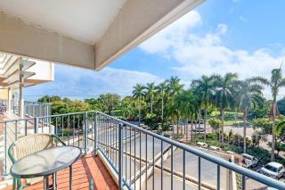 Esplanade Oasis across Two Contemporary Apartments - 7
