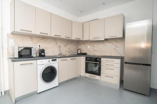 Spacious 2bd/1.5ba downtown one-step from Victoria - Athènes - 9