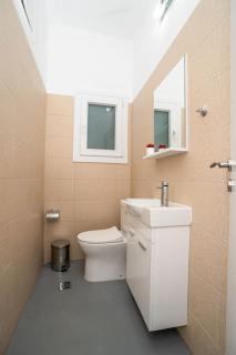 Spacious 2bd/1.5ba downtown one-step from Victoria - Athènes - 4