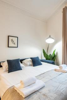 Stylish 2-bedroom apartment near the famous Moulin Rouge - 7