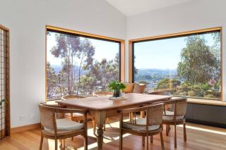 Stunning Trevallyn Retreat - 3
