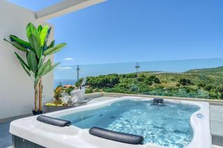 Myzith Luxury Suites - Keri - 8