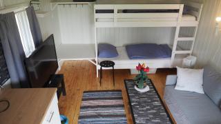 Riverside Bliss: Cozy Cabin w/deck - 4