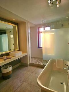 Central - Whale Watching Paradise -Self check in - Hermanus - 5