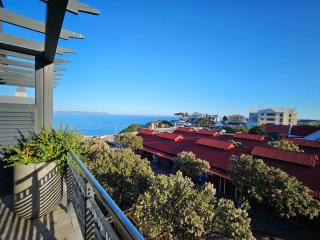 Central - Whale Watching Paradise -Self check in - Hermanus - 1