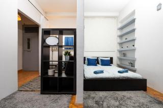 NewBerry Apartment with Balcony - Budapest - 0