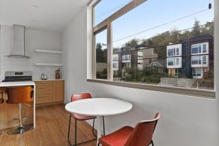 Westlake 2br nr shopping entertainment SEA-671 - 8