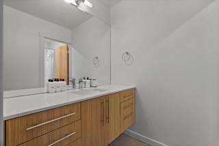 Westlake 2br nr shopping entertainment SEA-671 - 1