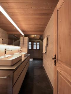 zentrale, gemütliche Wohnung im Schweizer Stil I Bergblick - 1