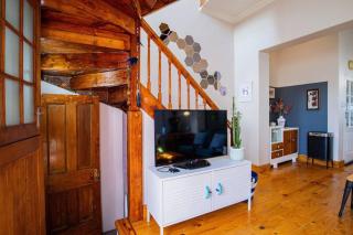 Quirky 2 Bed Home Parking Wi-Fi Backup Power - 2