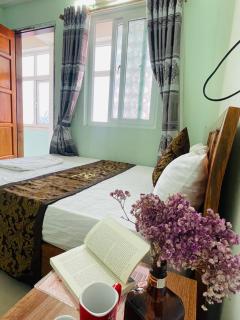 Bee Backpackers Hostel - 1