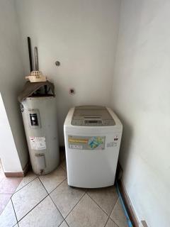 Luxurious 3-Bedroom Ground Floor Apartment with Pool View in Prestigious Villagio - Okponglo - 6