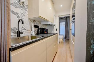 Relax in a Stylish Flat in Montmartre - 8
