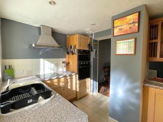 Sheffield's 3BR Retreat - Hillsborough - 8