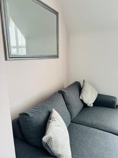Penthouse Suite, Sea View, Close to Shops, Beach and Train - 9