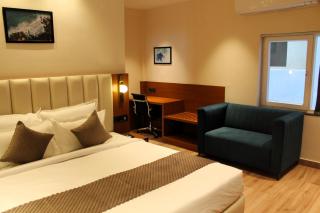 The Vantage Inn, near US Consulate Gachibowli Hyderabad - Hyderabad - 1