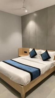 Hotel Golden Suites - Near Nesco - 6